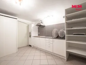 Prodej rodinného domu, Hovorany, 262 m2
