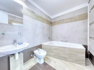 Prodej bytu 2+kk, Praha - Střešovice, Na Petynce, 89 m2