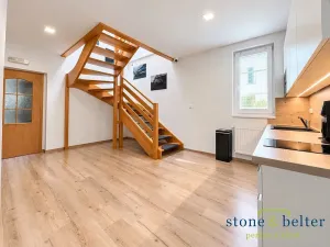 Pronájem kanceláře, Vestec, Vídeňská, 100 m2