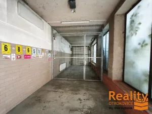 Pronájem garáže, Otrokovice, tř. Osvobození, 41 m2