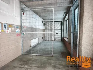 Pronájem garáže, Otrokovice, tř. Osvobození, 41 m2