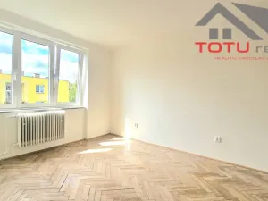 Prodej bytu 3+1, Jaroměř, Máchova, 70 m2