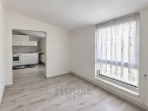 Prodej bytu 2+1, Hostouň, U Tvrze, 52 m2