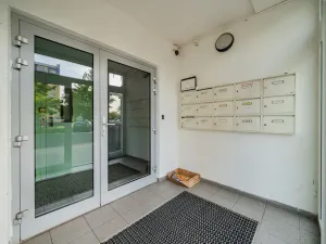 Prodej bytu 2+1, Milovice - Mladá, Průběžná, 65 m2