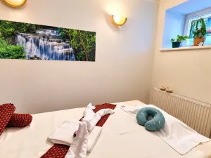 Pronájem obchodního prostoru, Mariánské Lázně, Hlavní třída, 60 m2