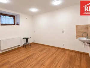 Pronájem obchodního prostoru, Mariánské Lázně, Hlavní třída, 60 m2