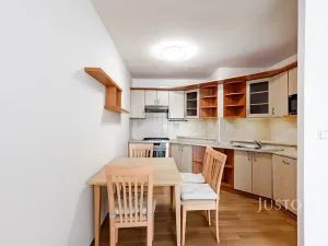 Pronájem bytu 3+kk, Praha - Petrovice, Rezlerova, 63 m2