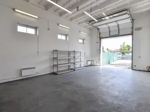 Prodej výrobních prostor, Praha - Horní Počernice, Komárovská, 210 m2
