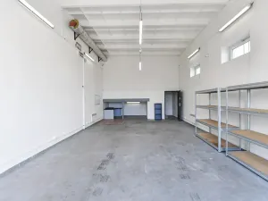 Prodej výrobních prostor, Praha - Horní Počernice, Komárovská, 210 m2