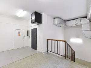 Prodej výrobních prostor, Praha - Horní Počernice, Komárovská, 210 m2
