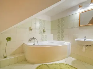 Dražba ubytování, Všechovice, 2580 m2