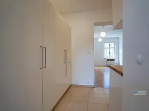 Pronájem bytu 1+1, Praha - Žižkov, Štítného, 39 m2