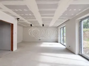 Prodej rodinného domu, Kamenice - Ládví, 159 m2