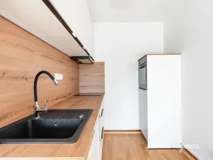 Pronájem bytu 2+kk, Praha, Ohradní, 42 m2
