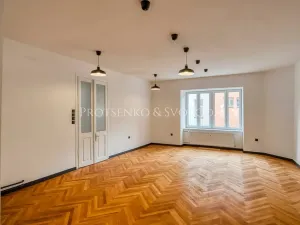Pronájem obchodního prostoru, Třebíč, Hasskova, 127 m2