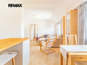 Prodej bytu 2+kk, Dobřichovice, Za Parkem, 42 m2