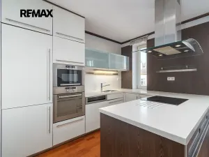 Prodej bytu 3+kk, Praha - Holešovice, Dobrovského, 107 m2