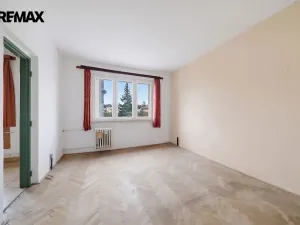 Prodej bytu 3+1, Karlovy Vary, Krymská, 71 m2