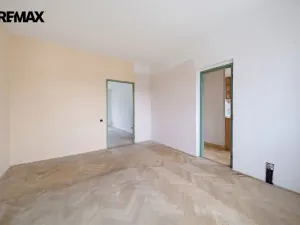 Prodej bytu 3+1, Karlovy Vary, Krymská, 71 m2
