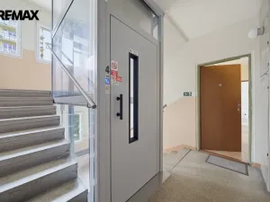 Prodej bytu 3+1, Karlovy Vary, Krymská, 71 m2