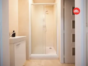 Pronájem komerční nemovitosti, Karlovy Vary, U Koupaliště, 13 m2