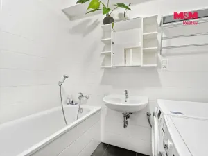 Prodej bytu 3+kk, Praha - Hostavice, U Hostavického potoka, 72 m2