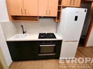 Pronájem bytu 2+kk, Praha, 5. května, 51 m2