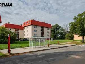 Prodej bytu 3+1, Odolena Voda - Dolínek, Náměstí Vítězslava Hálka, 77 m2