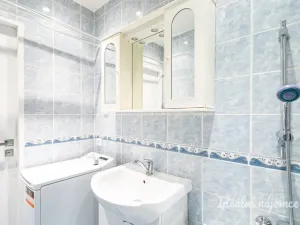 Pronájem bytu 2+kk, Praha, Lessnerova, 43 m2