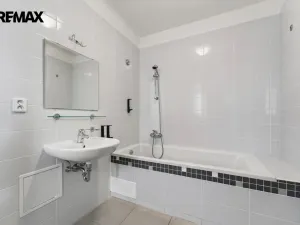 Pronájem bytu 3+1, Praha - Staré Město, Staroměstské náměstí, 130 m2