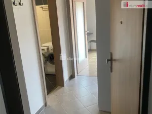 Pronájem bytu 1+kk, Praha - Kobylisy, Klapkova, 35 m2