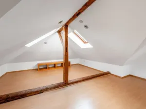 Pronájem rodinného domu, Praha - Kobylisy, Sedlecká, 200 m2