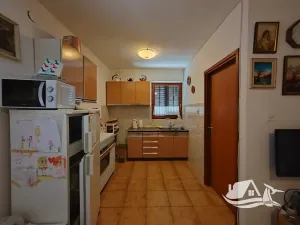 Prodej vícegeneračního domu, Njivice, Chorvatsko, 130 m2