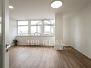 Pronájem bytu 1+kk, Pardubice, třída Míru, 37 m2