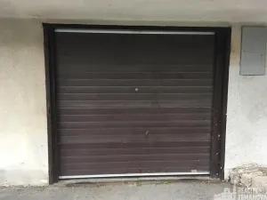 Pronájem garážového stání, Praha - Podolí, Kubištova, 17 m2