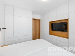 Pronájem bytu 4+kk, Praha - Strašnice, Pod strašnickou vinicí, 113 m2