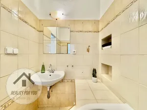 Prodej bytu 2+1, Praha - Libeň, náměstí Dr. Václava Holého, 80 m2