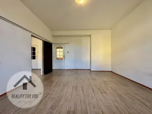 Prodej bytu 3+1, Praha - Libeň, náměstí Dr. Václava Holého, 102 m2
