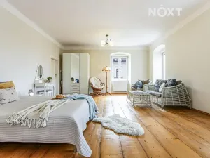 Prodej ubytování, Hluboká nad Vltavou, nám. Čsl. armády, 533 m2