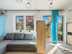 Pronájem bytu 1+kk, Praha - Letňany, Škrábkových, 39 m2