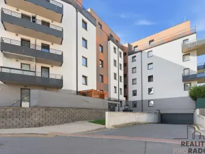 Pronájem bytu 1+kk, Praha - Letňany, Škrábkových, 39 m2