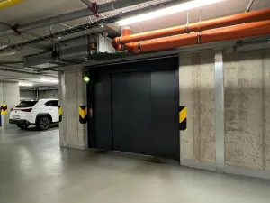 Pronájem garážového stání, Praha - Smíchov, Pod Barvířkou, 16 m2