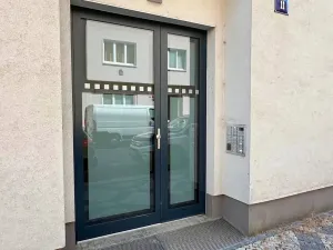 Pronájem garážového stání, Praha - Smíchov, Pod Barvířkou, 16 m2