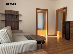Pronájem bytu 2+kk, Slaný, Kybalova, 43 m2