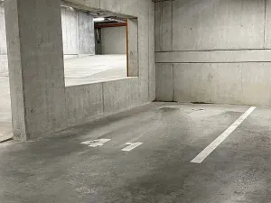 Pronájem garážového stání, Šlapanice, 15 m2