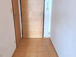 Pronájem bytu 1+kk, Hradec Králové, třída Edvarda Beneše, 29 m2