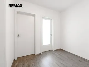 Pronájem bytu 2+kk, Kladno, Benediktínská, 50 m2