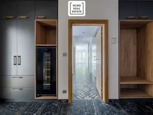 Prodej bytu 4+kk, Karlovy Vary, Šumavská, 171 m2
