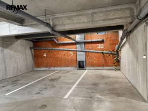 Prodej garážového stání, Praha - Libuš, V rohu, 12 m2
