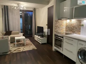 Pronájem bytu 2+kk, Praha - Kobylisy, Služská, 46 m2